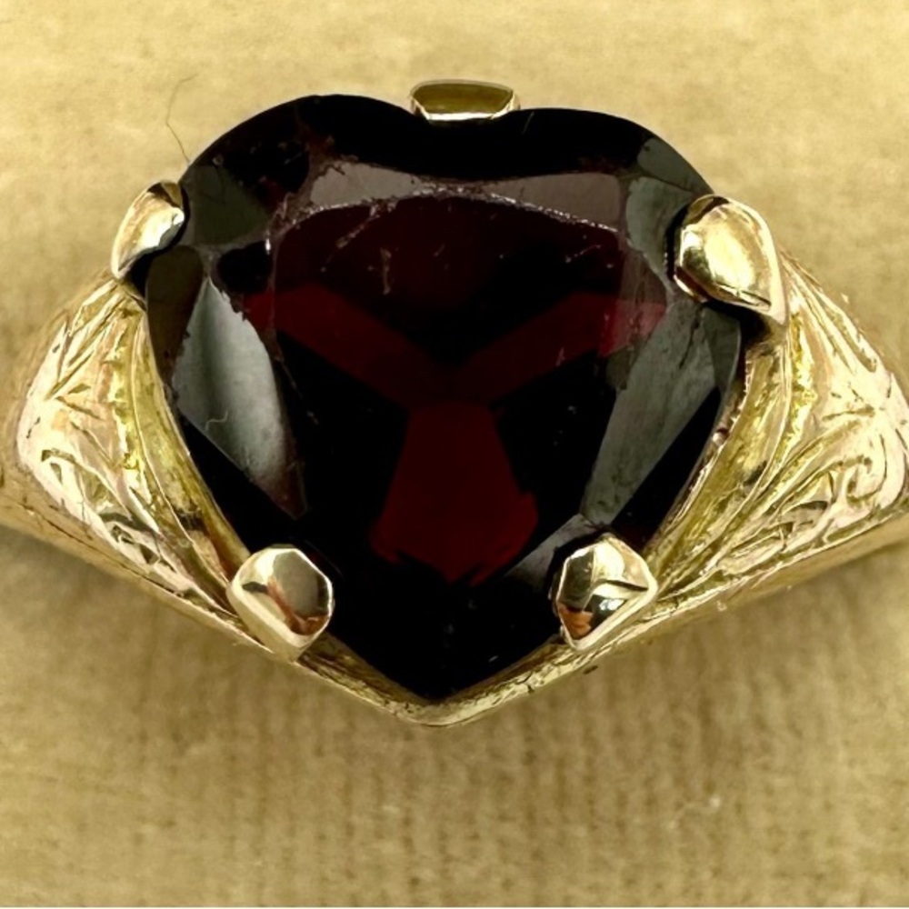 Elegant Gold and Red Heart Ring
